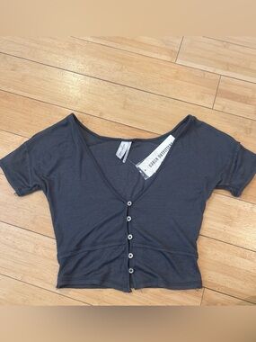 Urban Outfitters Gray Button-Front Cropped Top